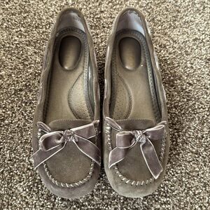 Me Too genuine suede moccasin flats